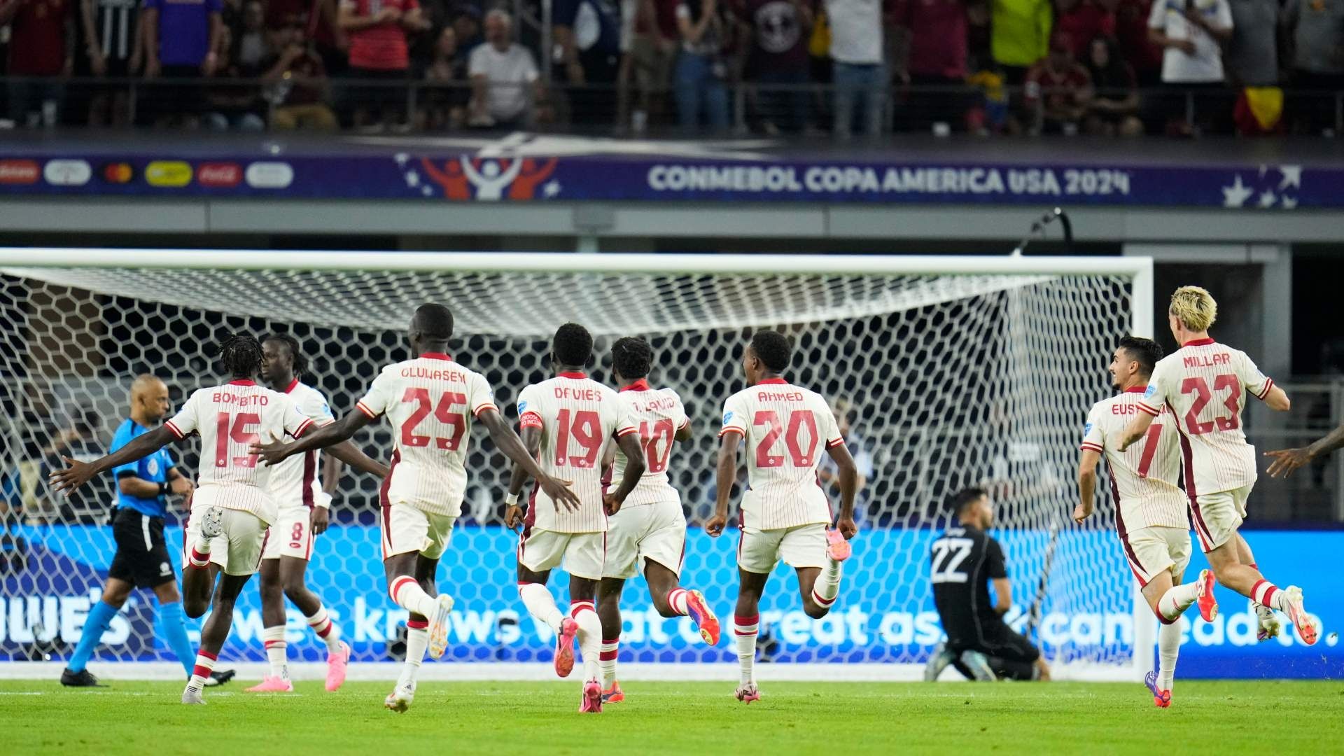 Ahora Canadá enfrentará a la Argentina de Lionel Messi en la siguiente fase. Foto AP