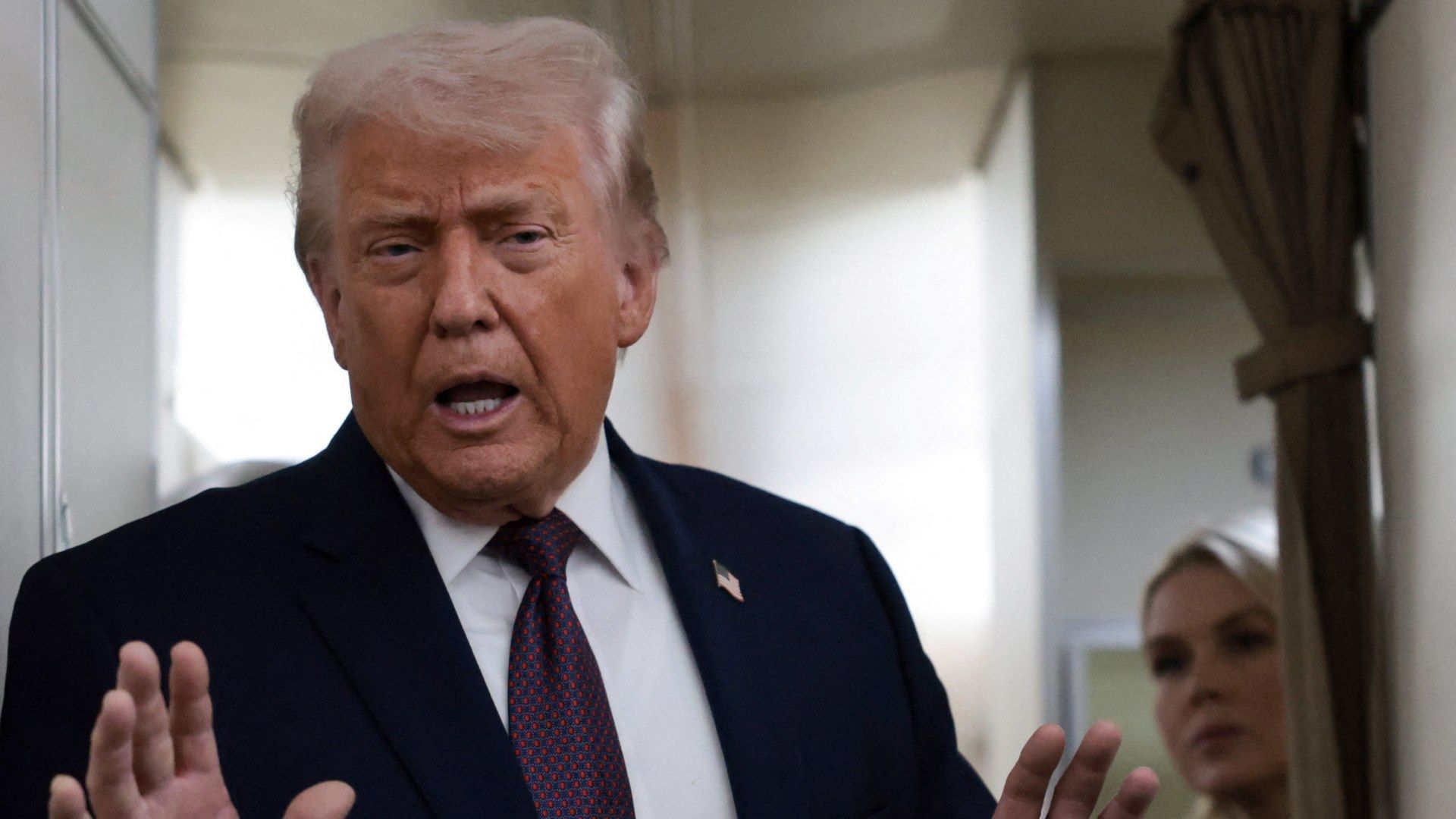 Trump amenaza a Canadá