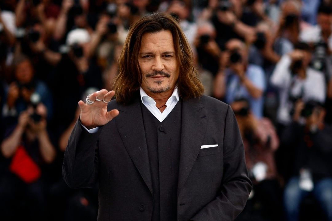 El actor Johnny Depp declaró que lo que se publica acerca de él es "ficción horrorosamente escrita" al asistir al Festival de Cannes