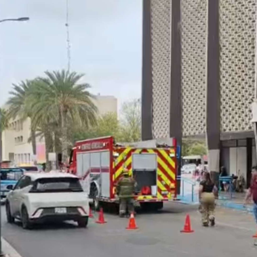 Evacúan Oficinas Administrativas del Isssteson por Presunto Incidente Eléctrico en Hermosillo