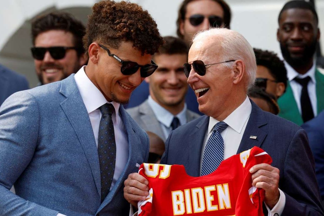 Los Kansas City Chiefs han ganado en total tres Super Bowl: el primero en 1970, el segundo medio siglo más tarde en 2020 y el tercero este año frente a los Eagles