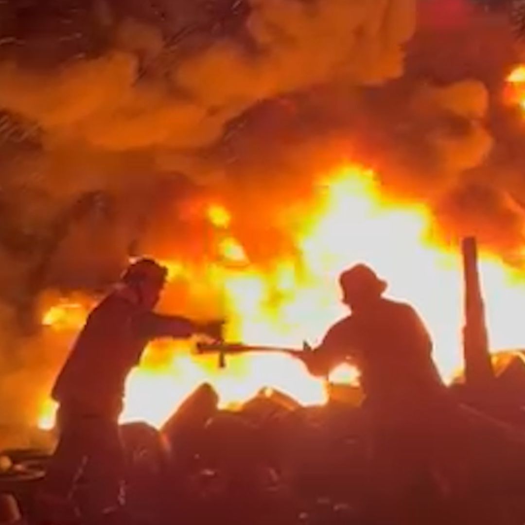 Incendio Consume 2 Mil Llantas en Yonke de la Carretera Santa Isabel en Mexicali