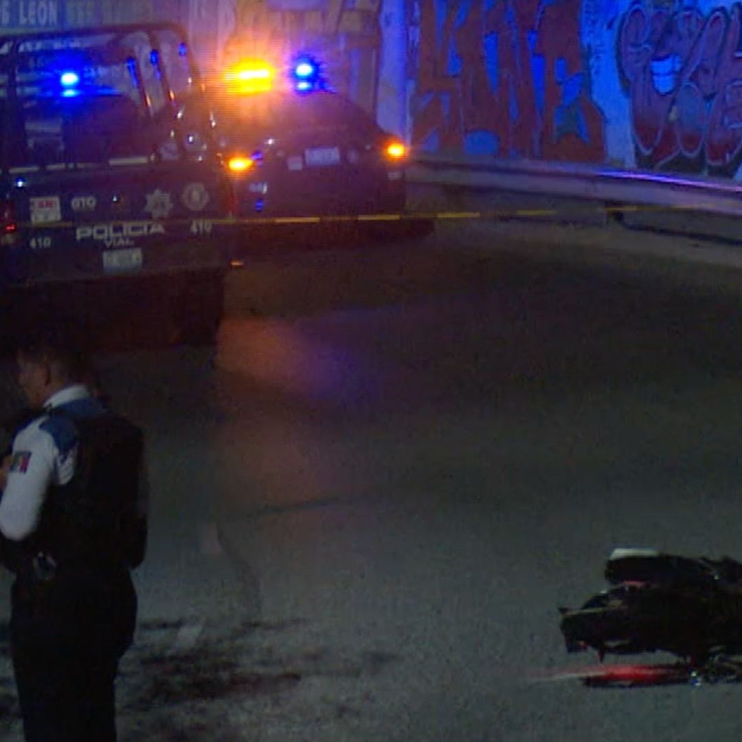 Muere Joven de 24 Años y Una Mujer Resulta Herida al Derrapar la Moto en la que Viajaban en León. Foto: N+