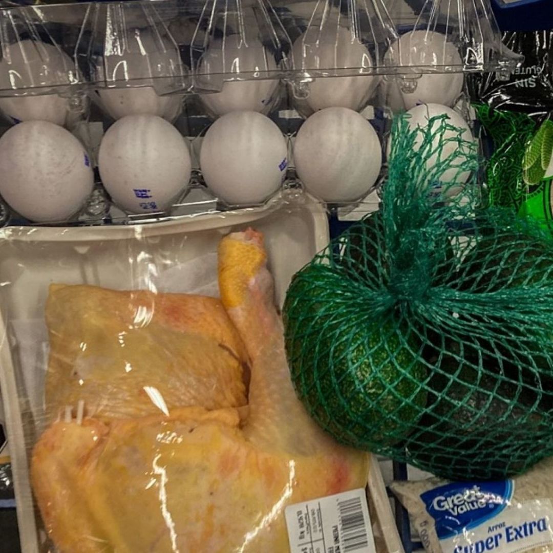 El huevo y el pollo son productos esenciales de la canasta básica y de la dieta del mexicano.