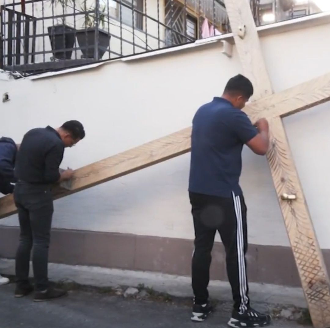 ¿Qué Sucede con la Cruz que Utilizan los Actores que Representan a Jesús en Iztapalapa?