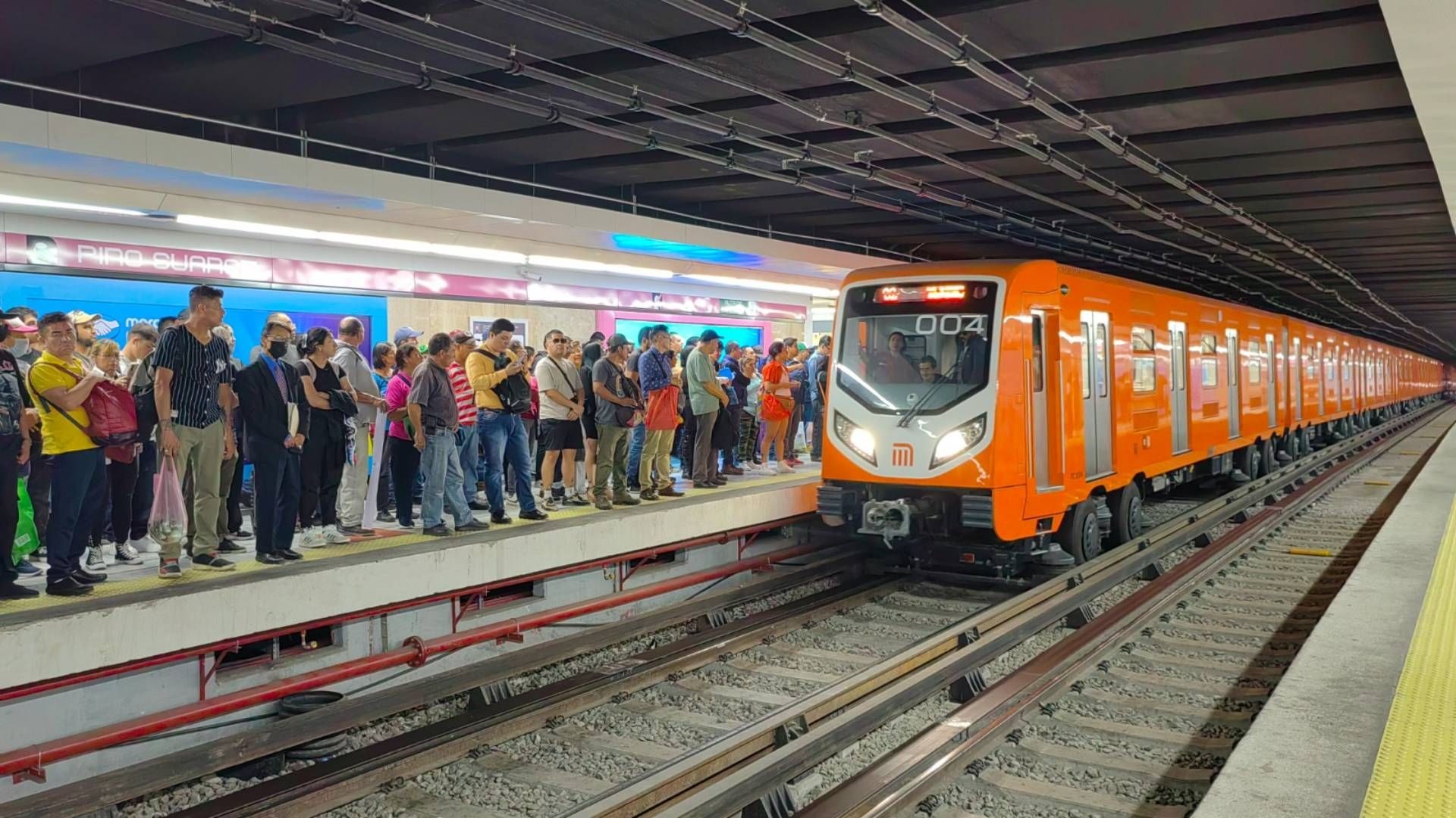 Checa Cómo Cambia Horario del Metro CDMX por Concierto de Shakira en Zócalo el 1 de Marzo