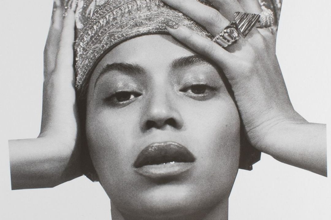 Beyonce como Nefertiti y Video de Rihanna en Exposición Indigna a Egipto