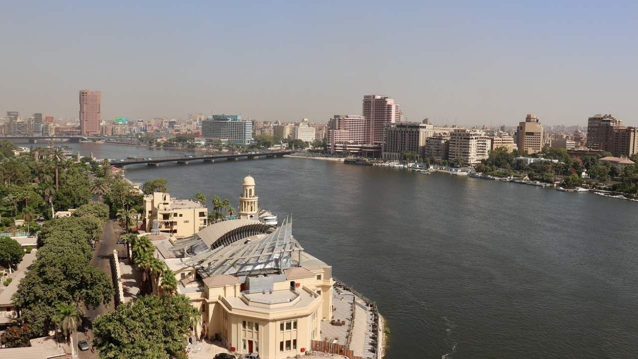 Egipto: Vehículo Escolar Cae al Río Nilo y Mueren 5 Niños