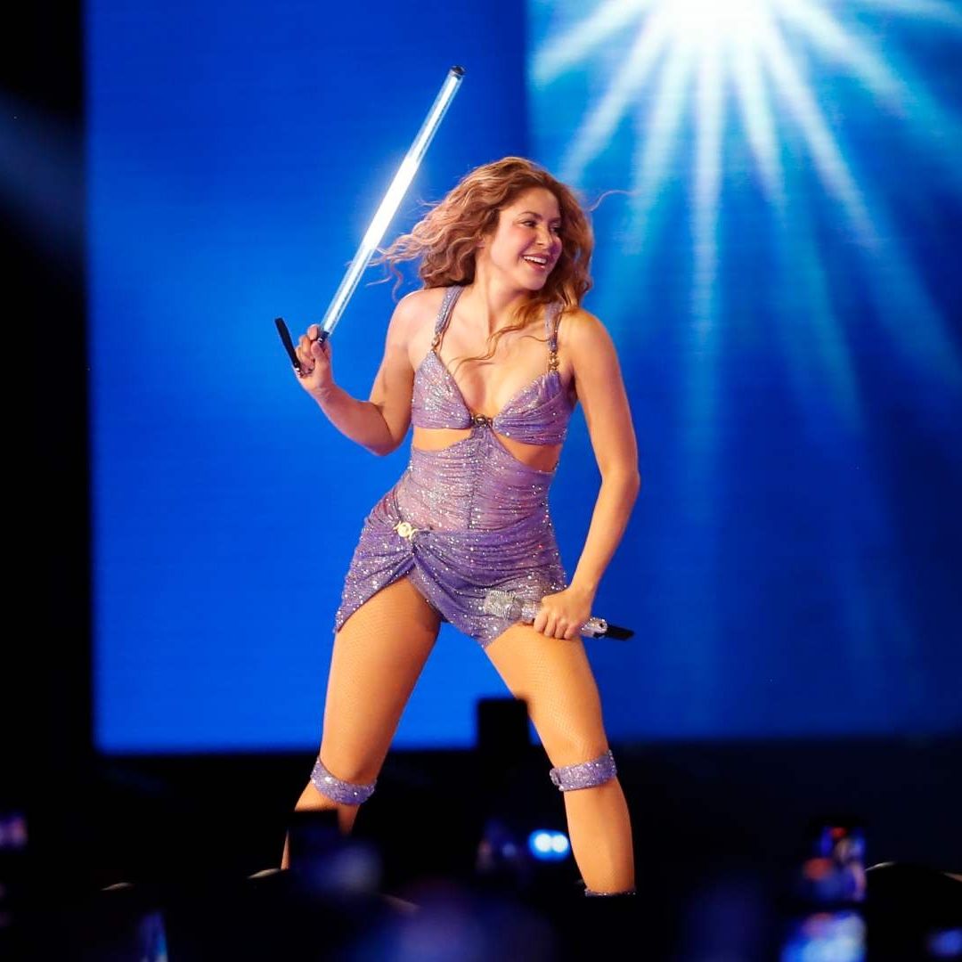 Shakira Sorprende al Anunciar su Concierto en las Pirámides de Egipto en Perfecto Árabe