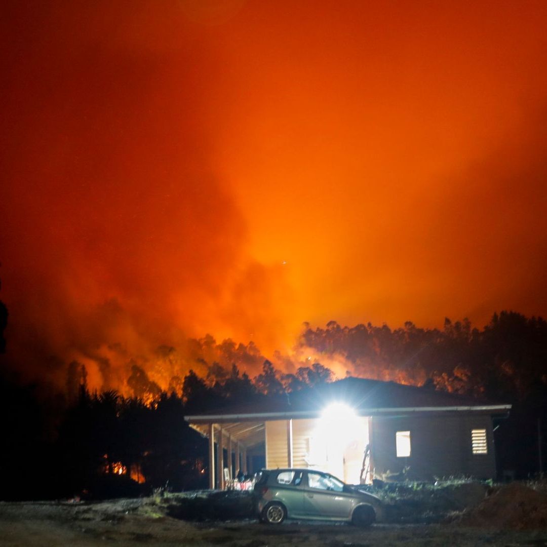 Vista de un incendio en Santa Juana, provincia de Concepción, Chile