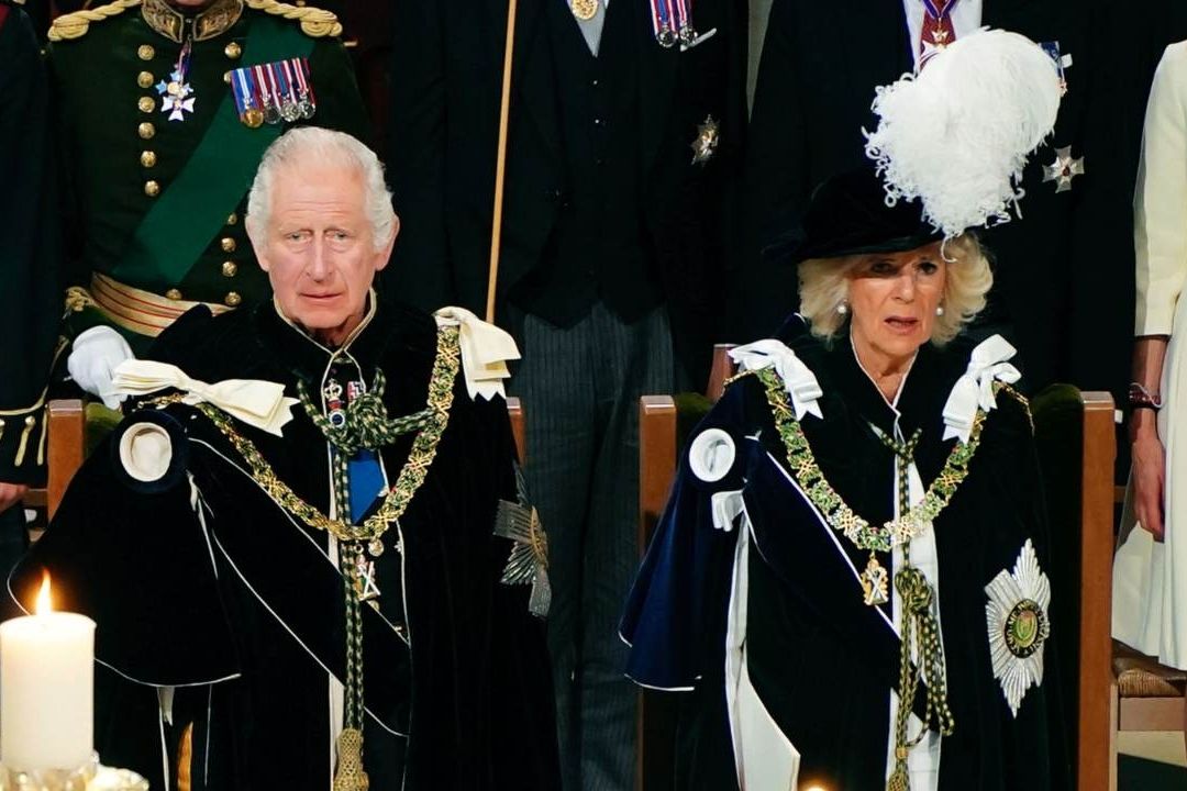 Carlos III de Inglaterra recibió los Honores de Escocia en una ceremonia multitudinaria, lo que se considera como una segunda coronación