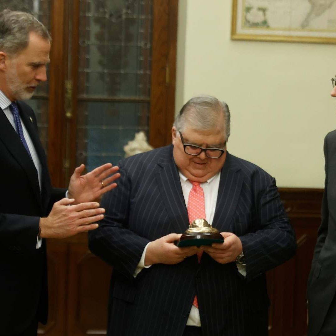 El rey Felipe VI y el mexicano Agustín Carstens, director del BPI