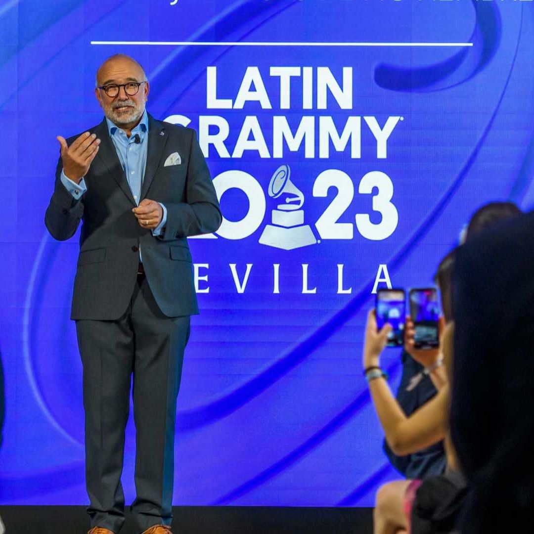 Anuncio sobre los PLatin Grammy 2023.