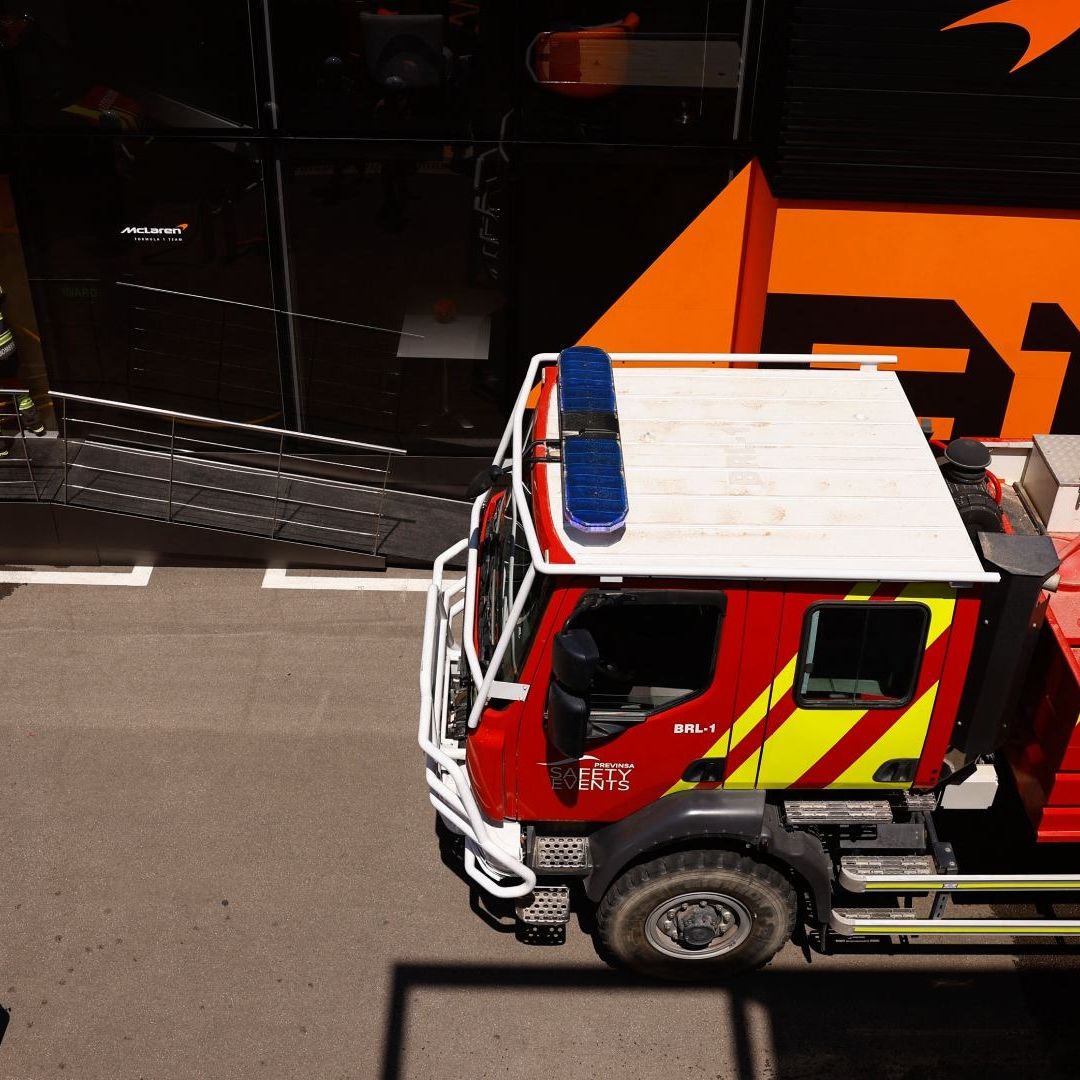 Fórmula 1: 'Motorhome' de McLaren Sufre Incendio Durante Gran Premio de España