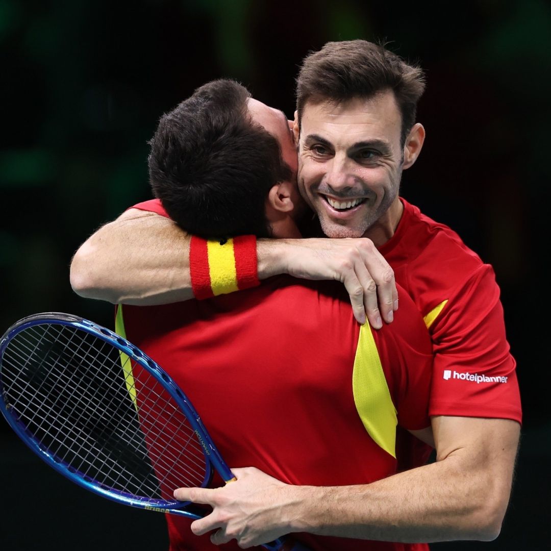 España Sobrevive al Susto y Avanza a Semifinales de Copa Davis
