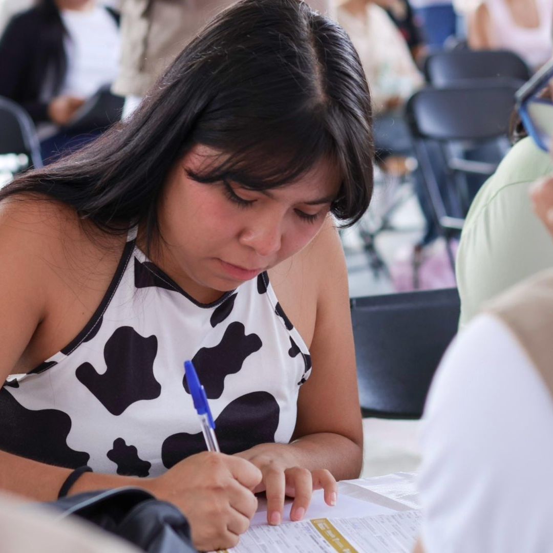 ¿Cuándo cierra convocatoria de Jóvenes Escribiendo el Futuro para recibir 5,800 pesos? Te decimos. Foto: X Julio León.