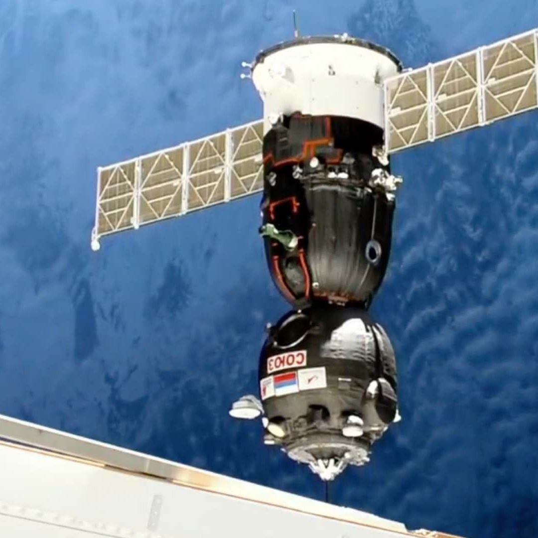 Nave Soyuz se acopla a la Estación Espacial Internacional