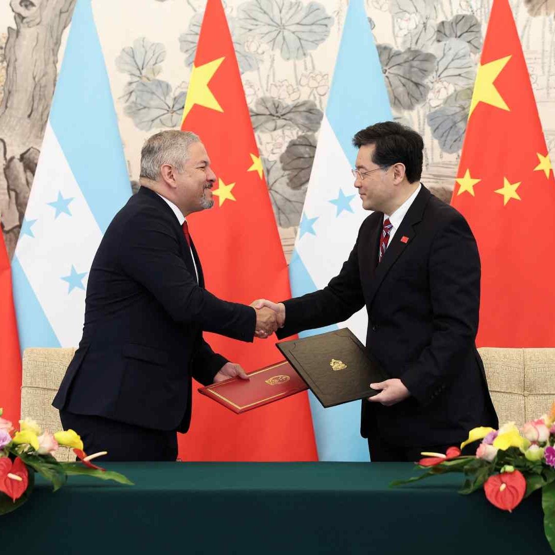 Honduras se alía a China tras romper relación con Taiwán