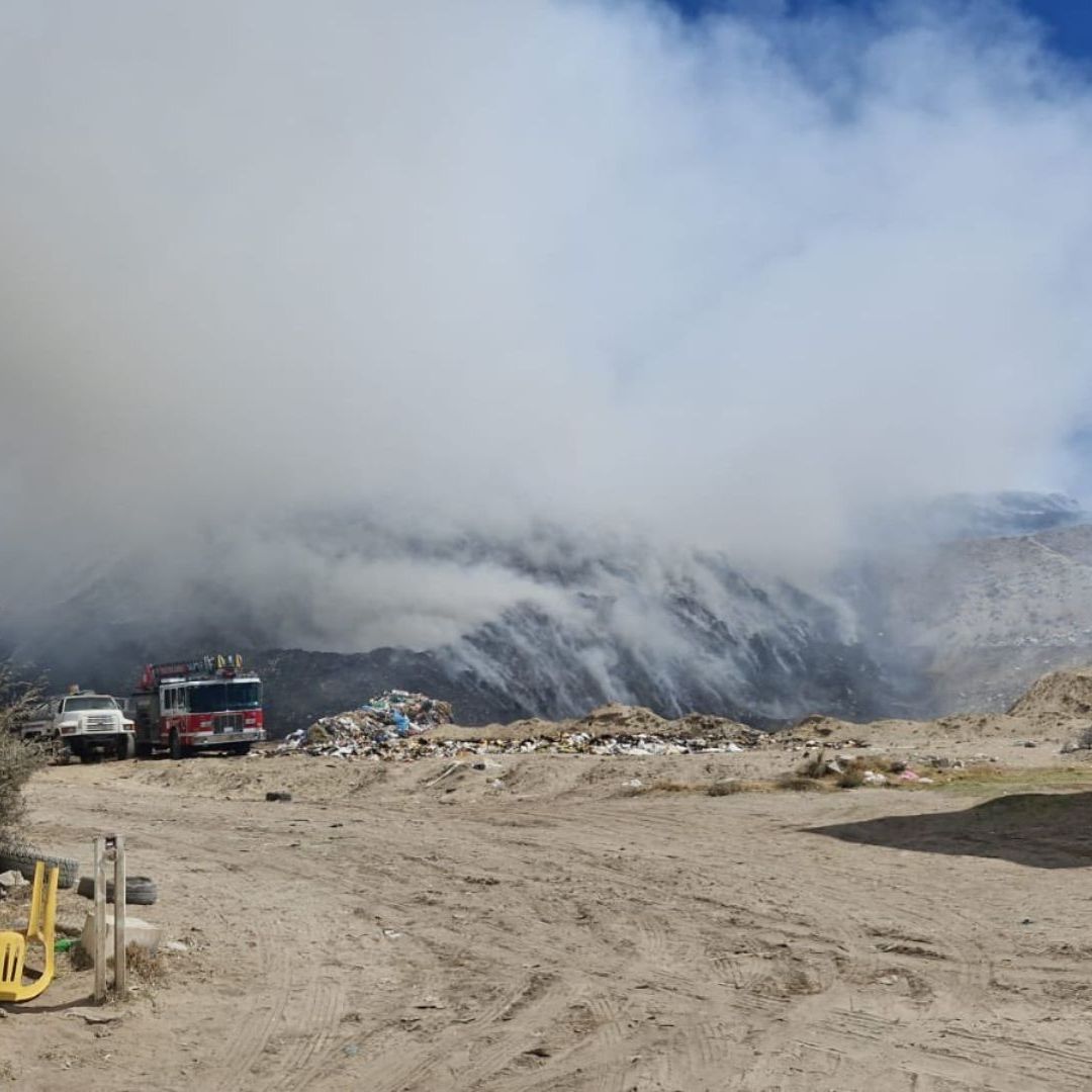 Incendio de Relleno Sanitario en San José Chiapa Provoca Suspensión de Clases en Tlaxcala