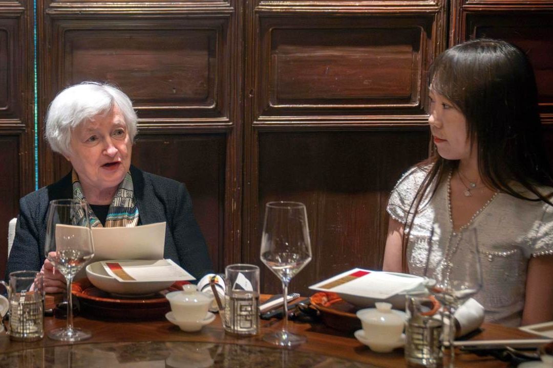 Secretaria del Tesoro de EUA Comió Hongos Alucinógenos en su Viaje a China
