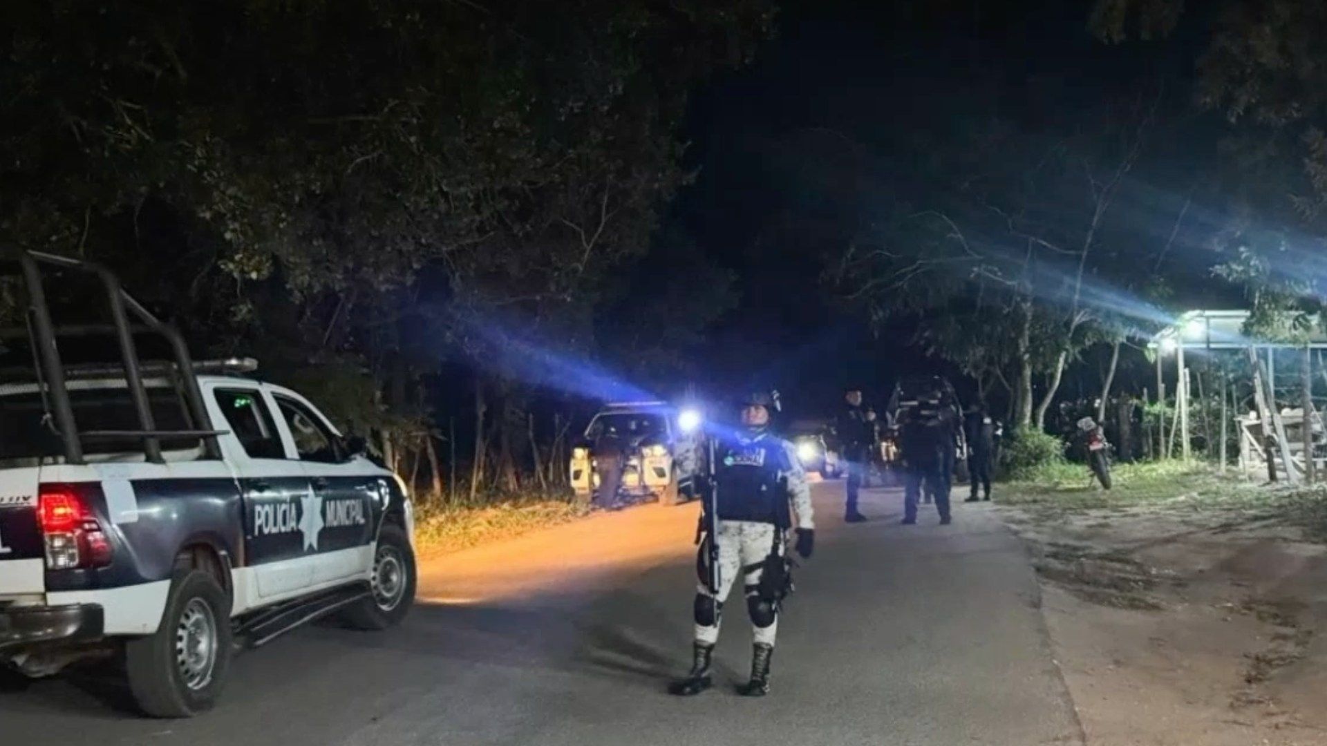 Movilización elementos policíacos por ataque armado en Cosoleacaque, Veracruz.