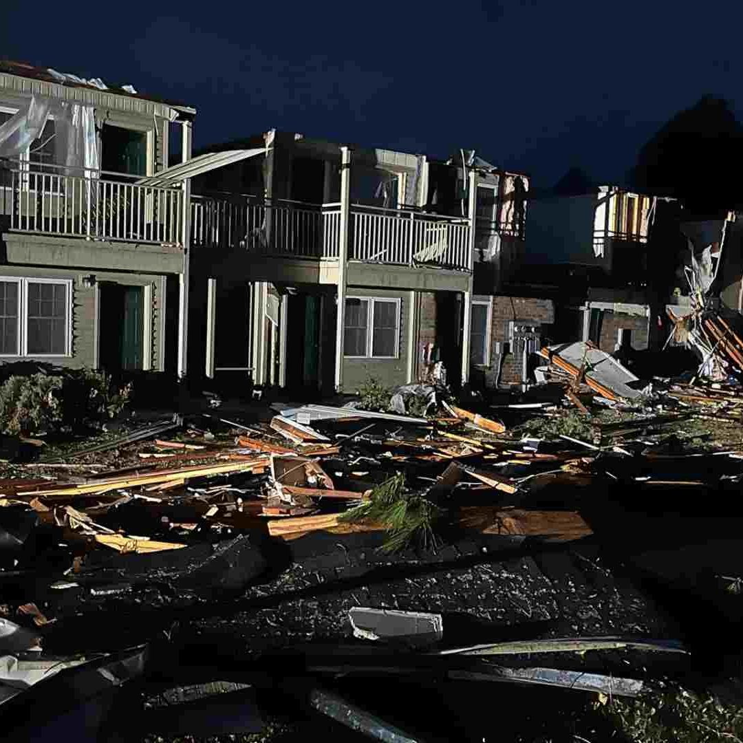 Al menos 20 tornados azotan EUA