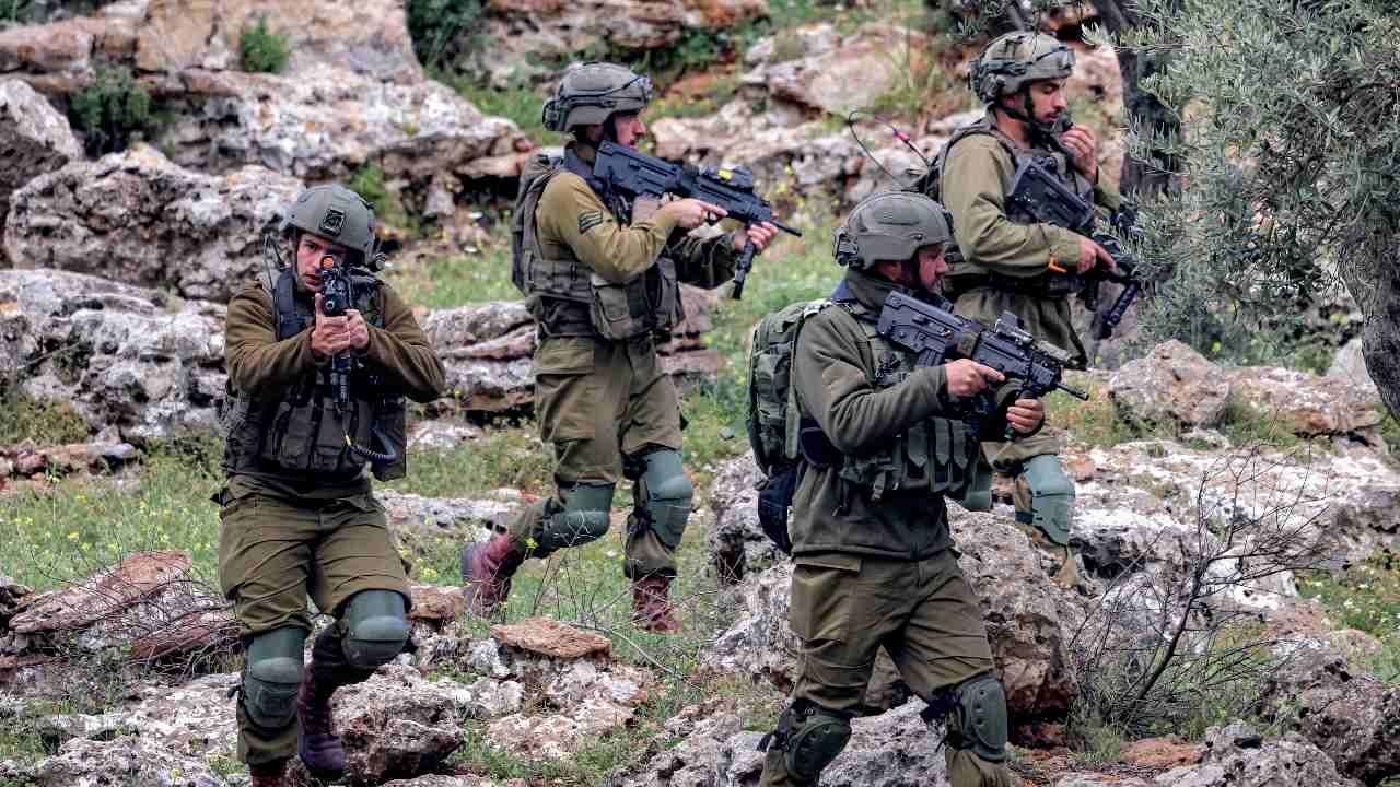 Israel: Ejército Israelí Mata a Dos Palestinos en Cisjordania, Cerca de Deir Al Hatab