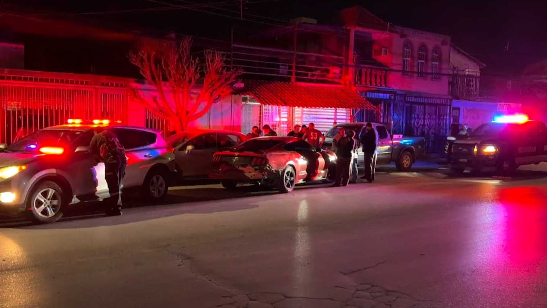 Conductor Choca Contra Tres Autos Estacionados en Ciudad Juárez| Foto: N+