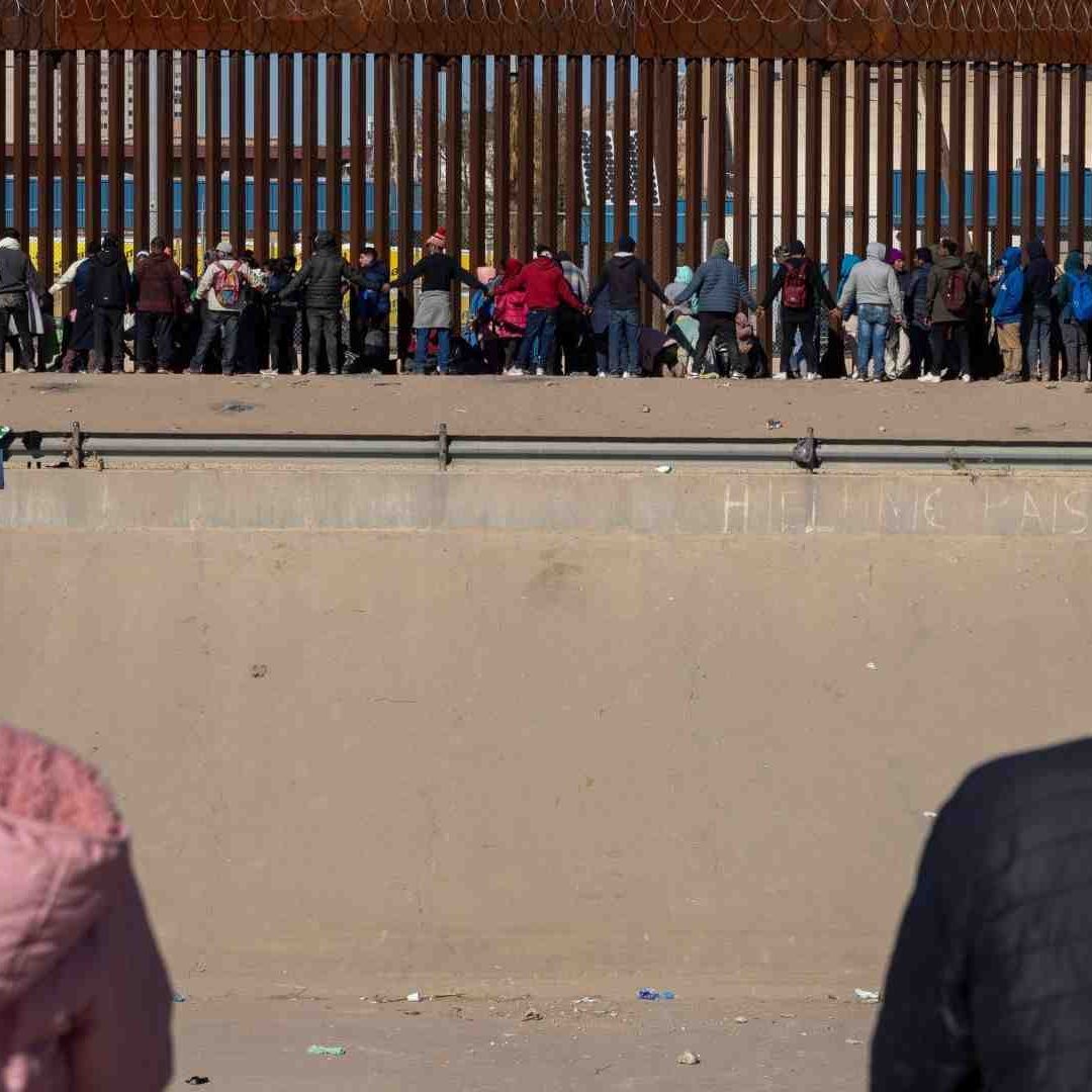 Migrantes en la frontera de México con Estados Unidos