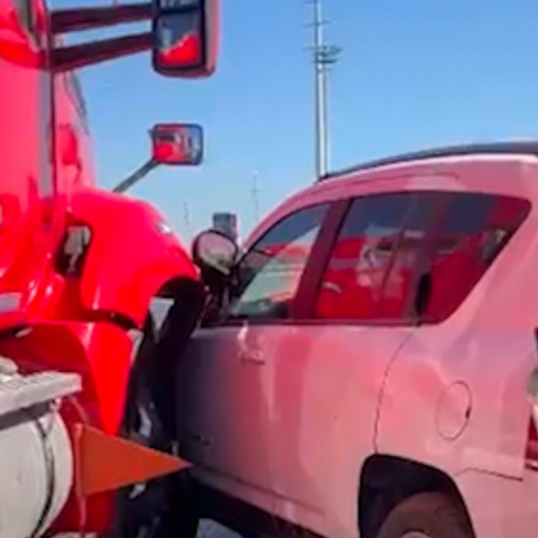 Trailer impactado con automovil