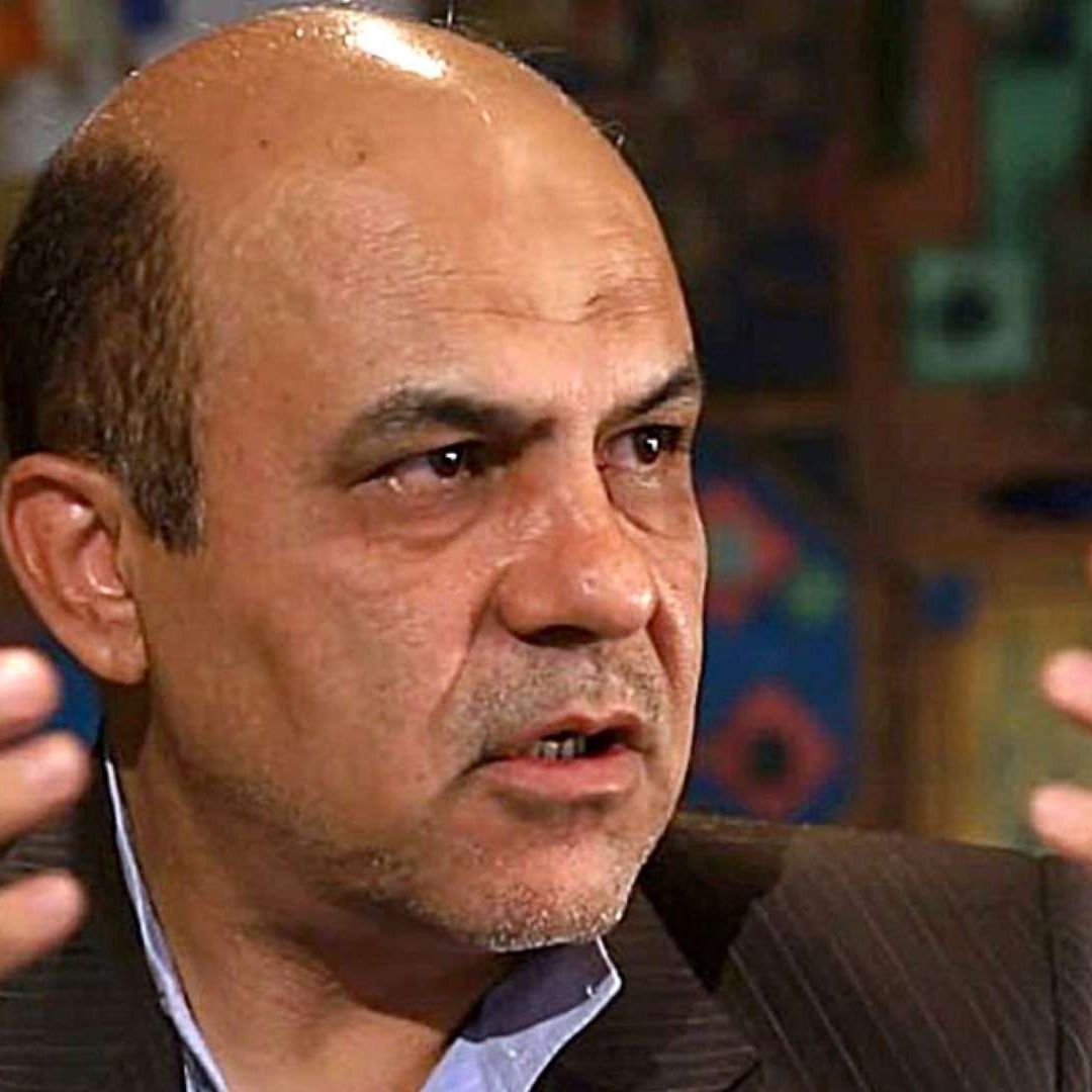 Según Alireza Akbari le habrían drogado y torturado durante su detención