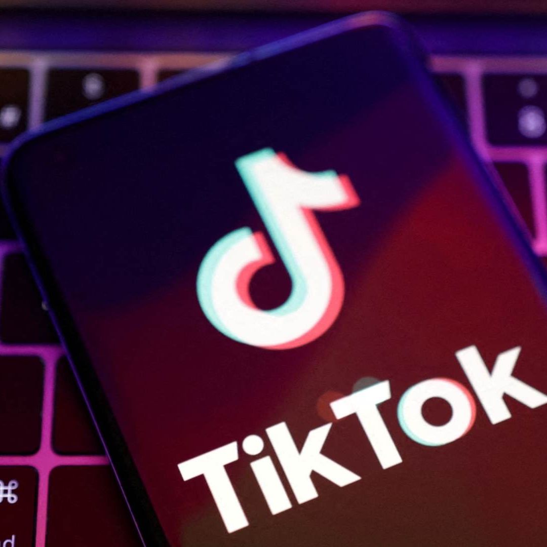 La propuesta de ley ordena al ejecutivo a bloquear y prohibir las transacciones por parte de entidades o personas estadounidenses con la empresa matriz de TikTok,