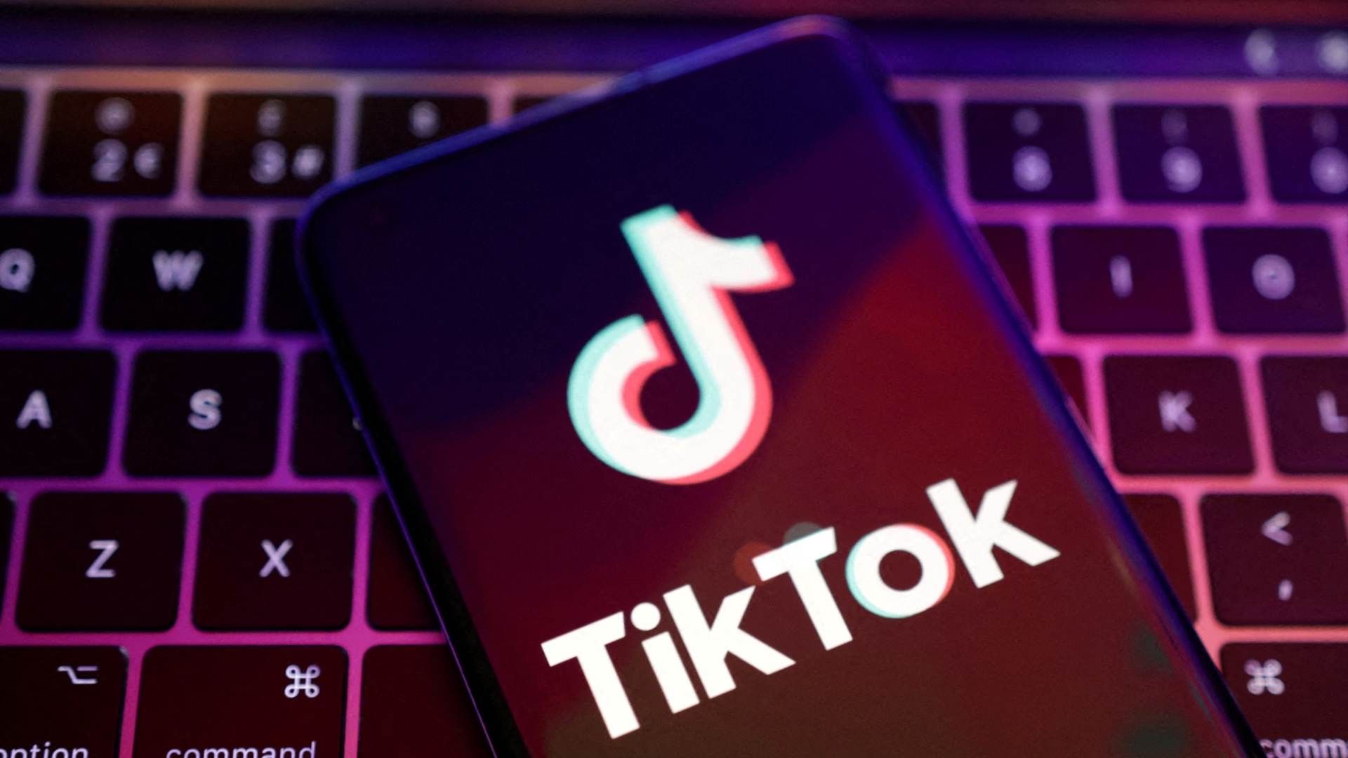 La propuesta de ley ordena al ejecutivo a bloquear y prohibir las transacciones por parte de entidades o personas estadounidenses con la empresa matriz de TikTok,