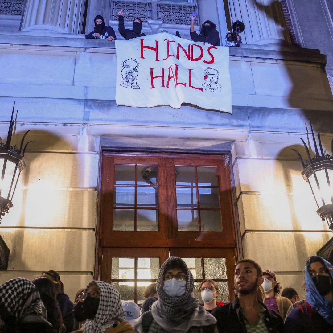 Estudiantes Ocupan el Hamilton Hall, Edificio Emblemático de la Universidad de Columbia