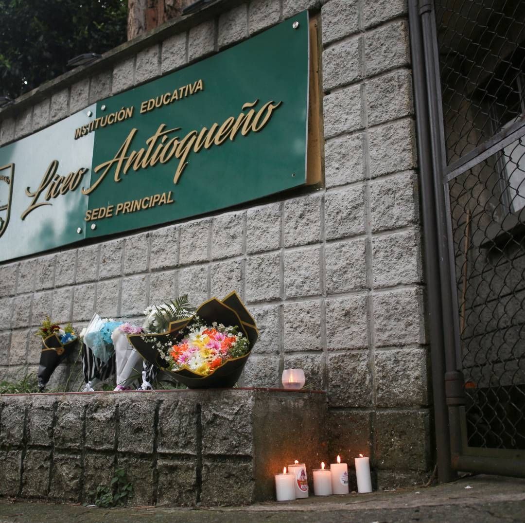 Autobús Escolar Cae en Acantilado. Foto: Reuters