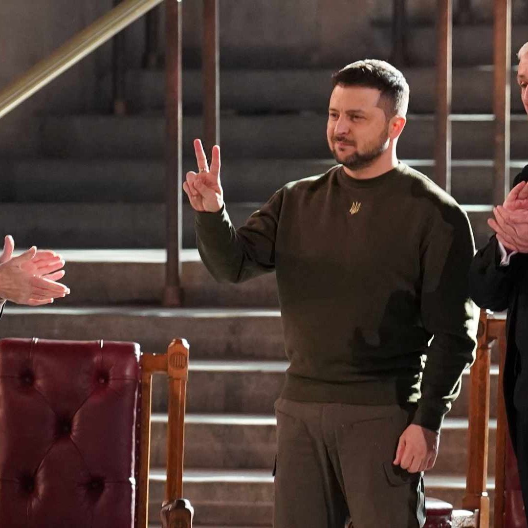 Zelenski agradece apoyo de Reino Unido y pide aviones cazas