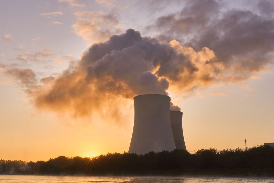 Polonia firmó un contrato con la empresa Westinghouse para construir su primera central nuclear en ese país