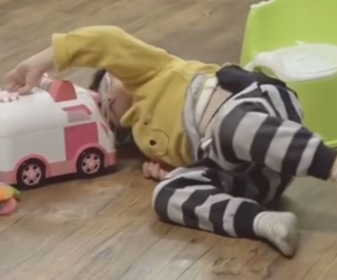 ‘Nadie Juega Conmigo’: Niño Coreano Preocupa por su Tristeza Ante  Falta de Atención | Video