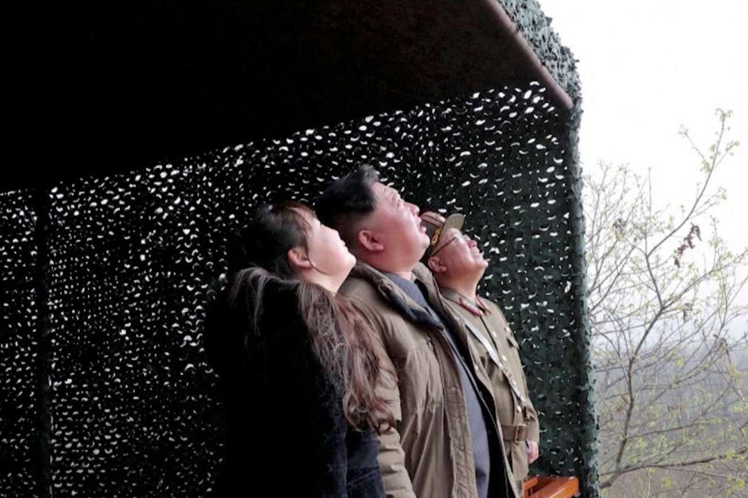 Corea del Norte desarrolla su primer satélite espía militar.