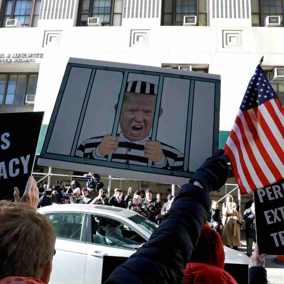 Manifestantes frente al Tribunal Penal de Nueva York