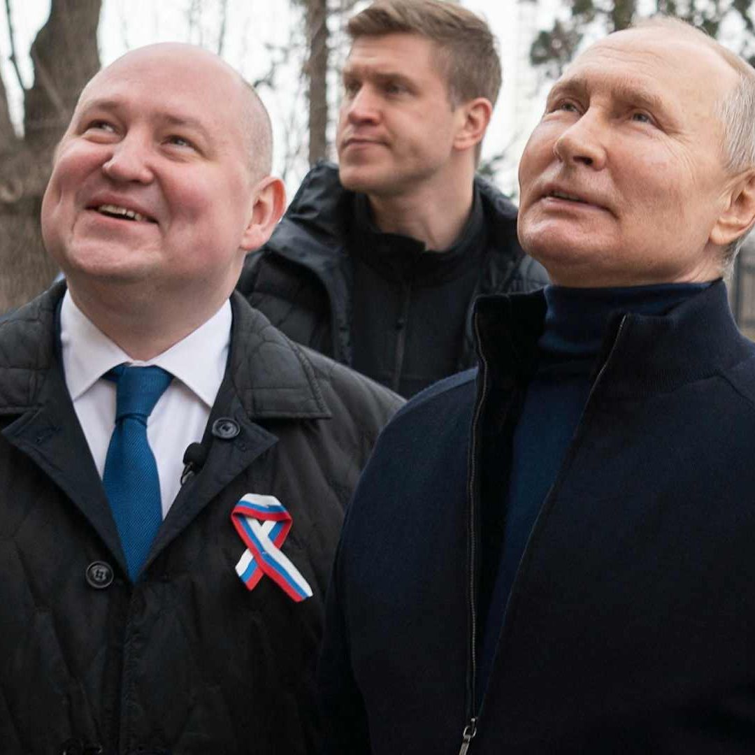 Putin llega a la ciudad de Mariúpol tras visitar Crimea