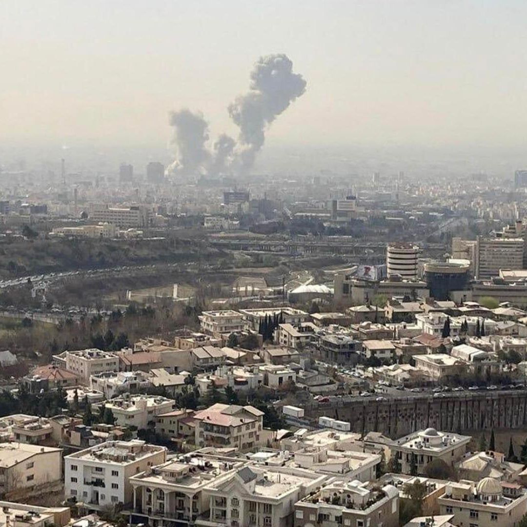 Irán Denuncia que EUA e Israel Violaron su Territorio y Soberanía; Apela a la Legítima Defensa