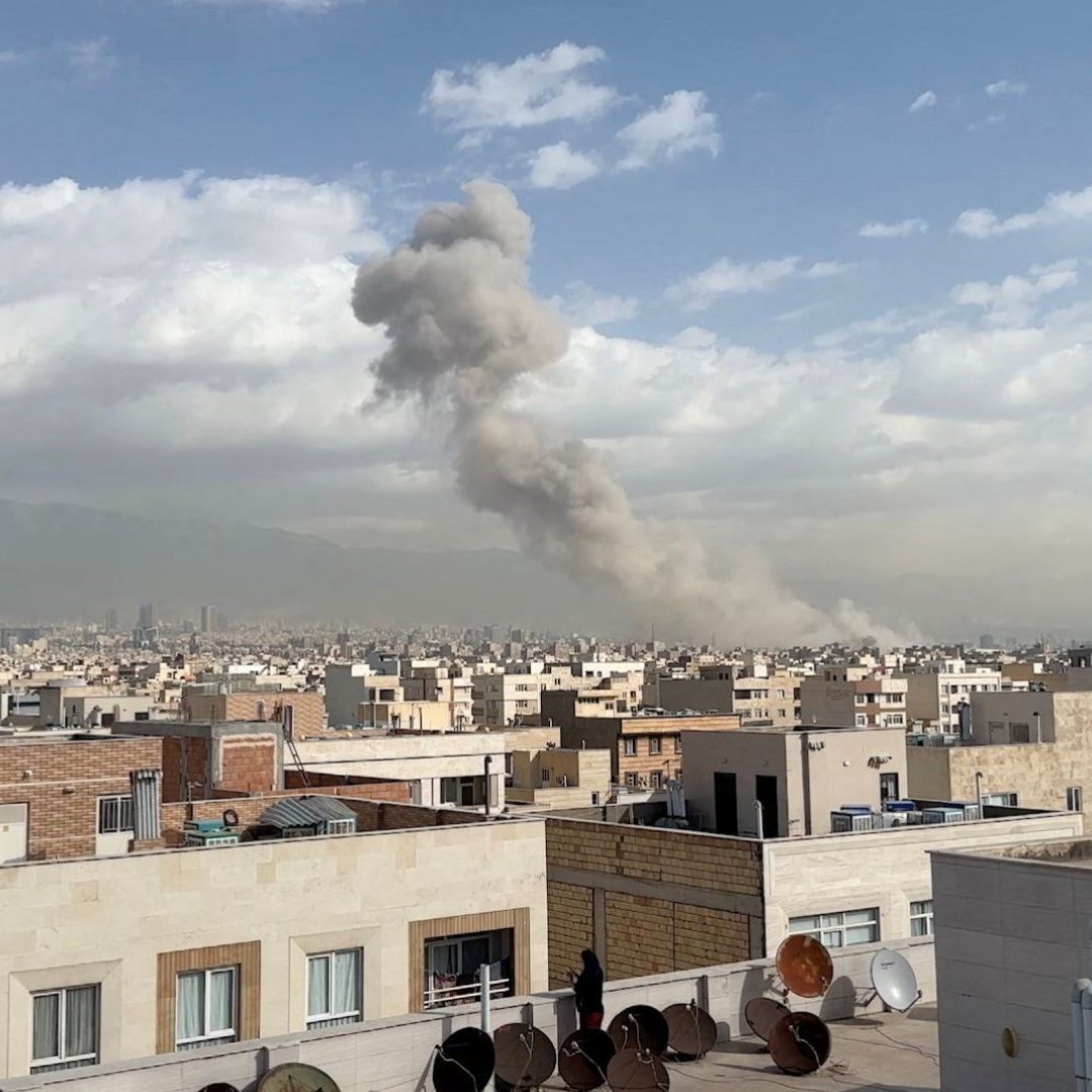 Estados Unidos Participa en los Ataques contra Irán, Informan Medios