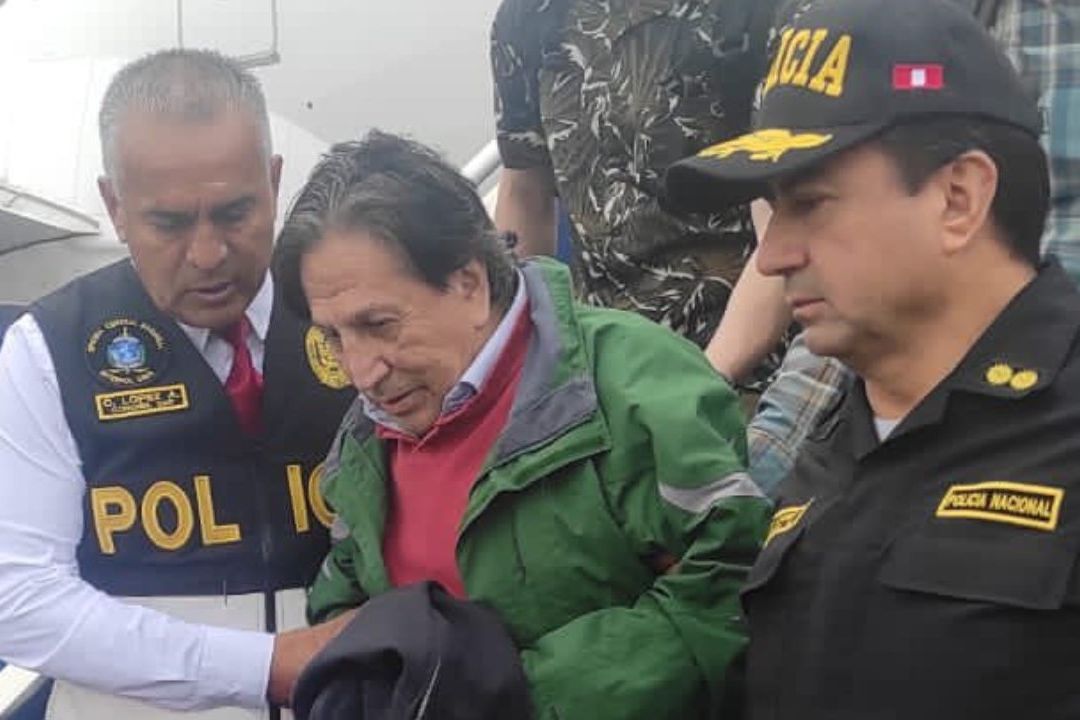 El expresidente de Perú Alejandro Toledo llega al aeropuerto de Lima extraditado por Estados Unidos