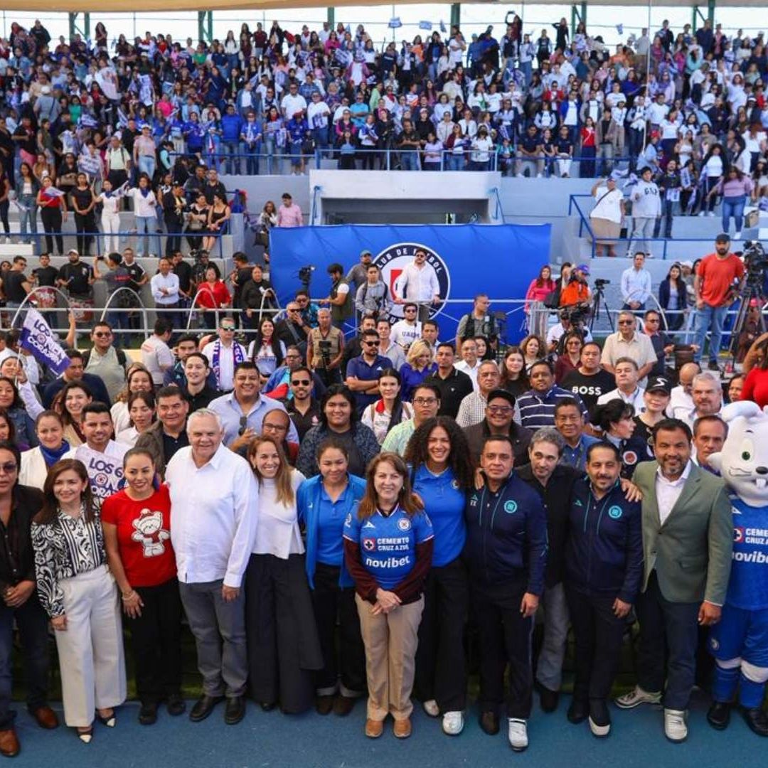 La directiva del Cruz Azul y autoridades locales hicieron la presentación oficial del Estadio Centenario de Cuernavaca como nueva sede del equipo femenil.
