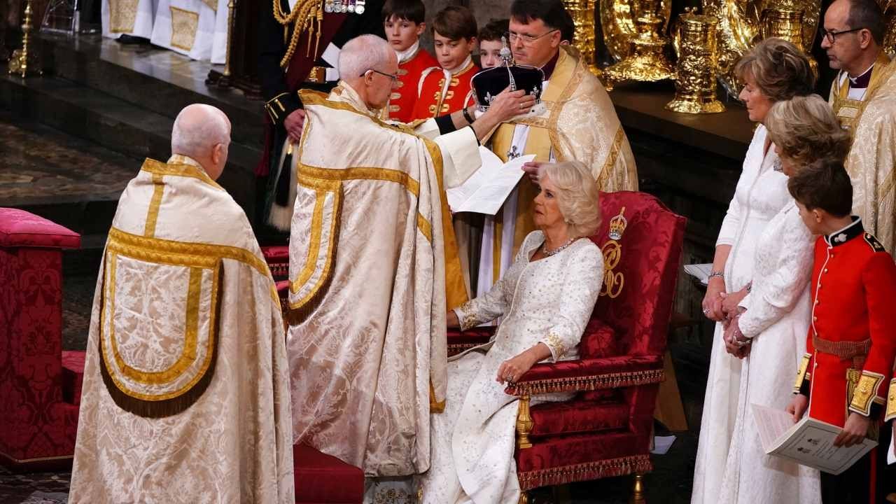 Camila es Coronada Reina del Reino Unido