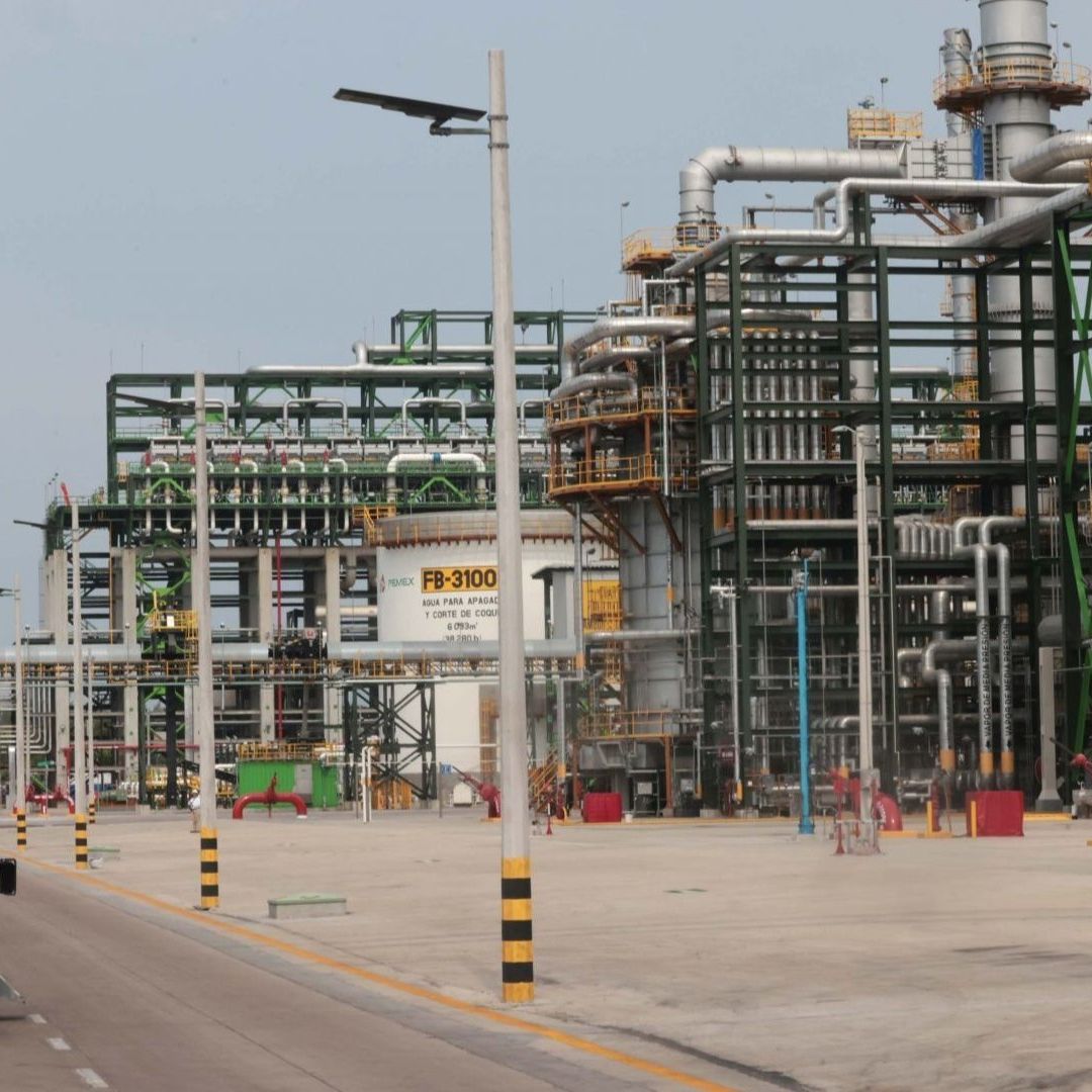 Refinería en Dos Bocas Ya Produce 10% de Gasolina que Consume México: AMLO