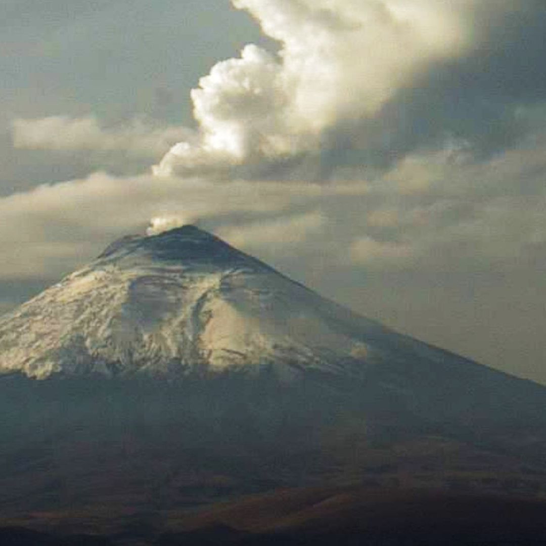 Se detecta brillo en el volcán Cotopaxi de Ecuador