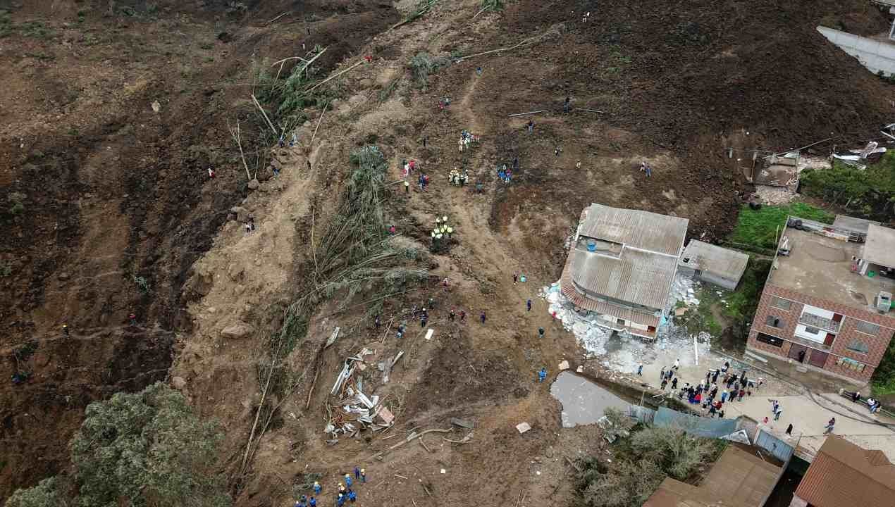 16 personas murieron por un alud en Ecuador