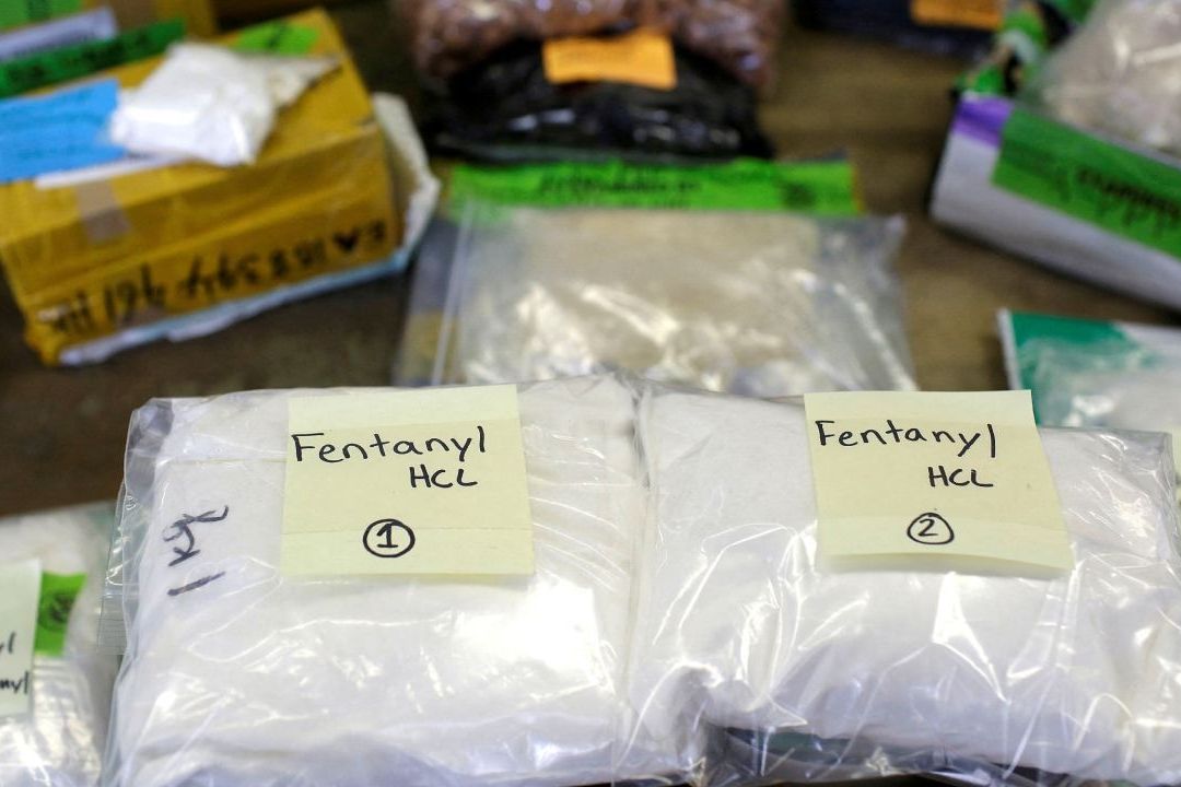 La colaboración entre Estados Unidos y México contra el narcotráfico tampoco pasa por su mejor momento desde que dos estadounidenses fueron asesinados en marzo en territorio mexicano
